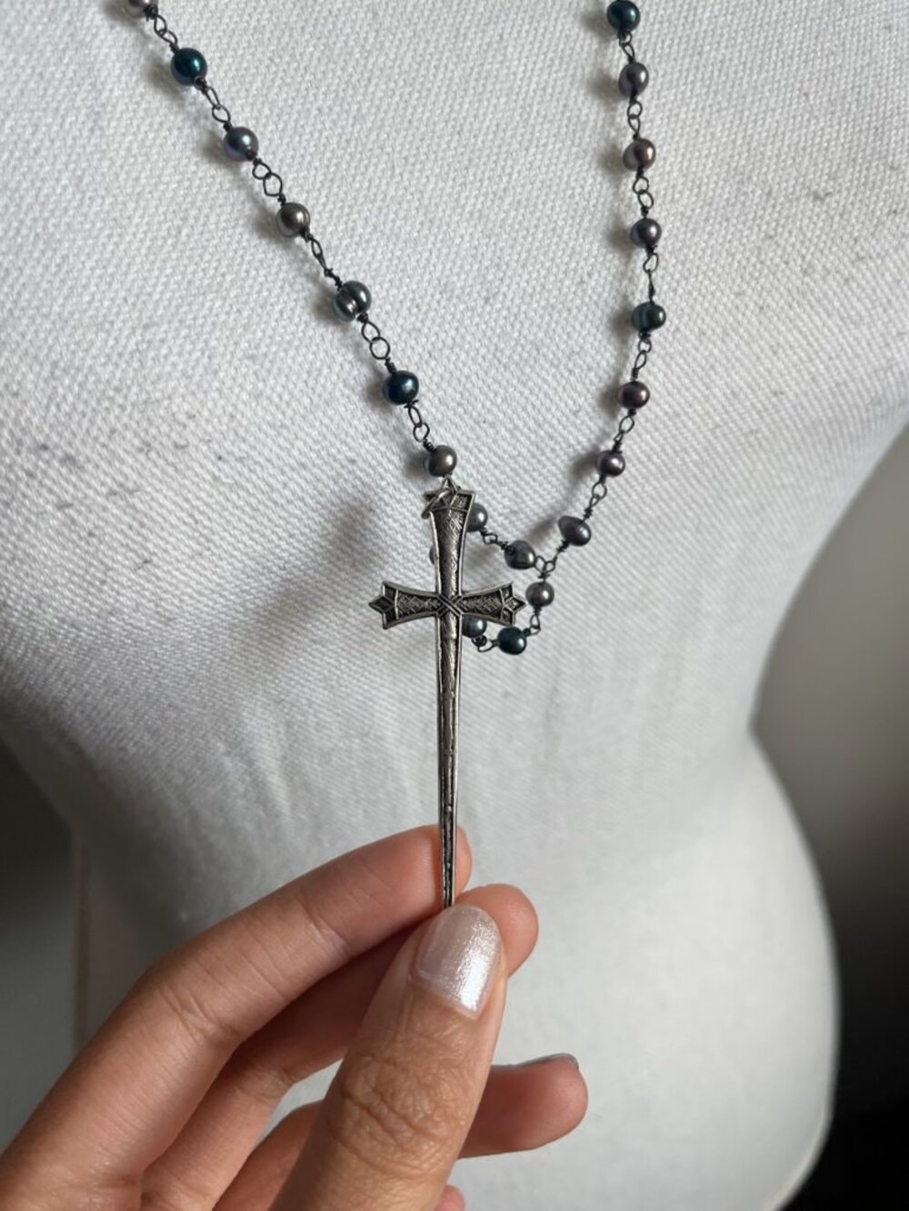 Handmade Rosary Fluorescent Freshwater Pearls 925 Chain & Silver-Plated Cross